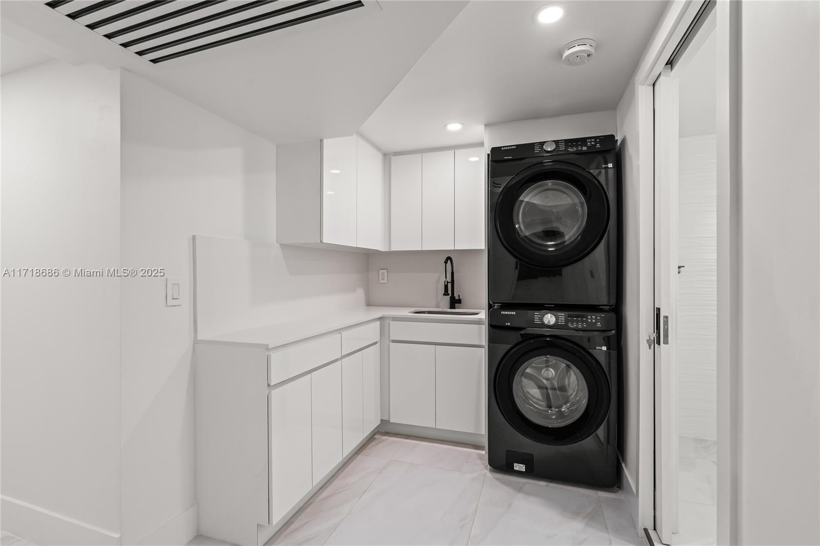 FAIRVIEW - Residential