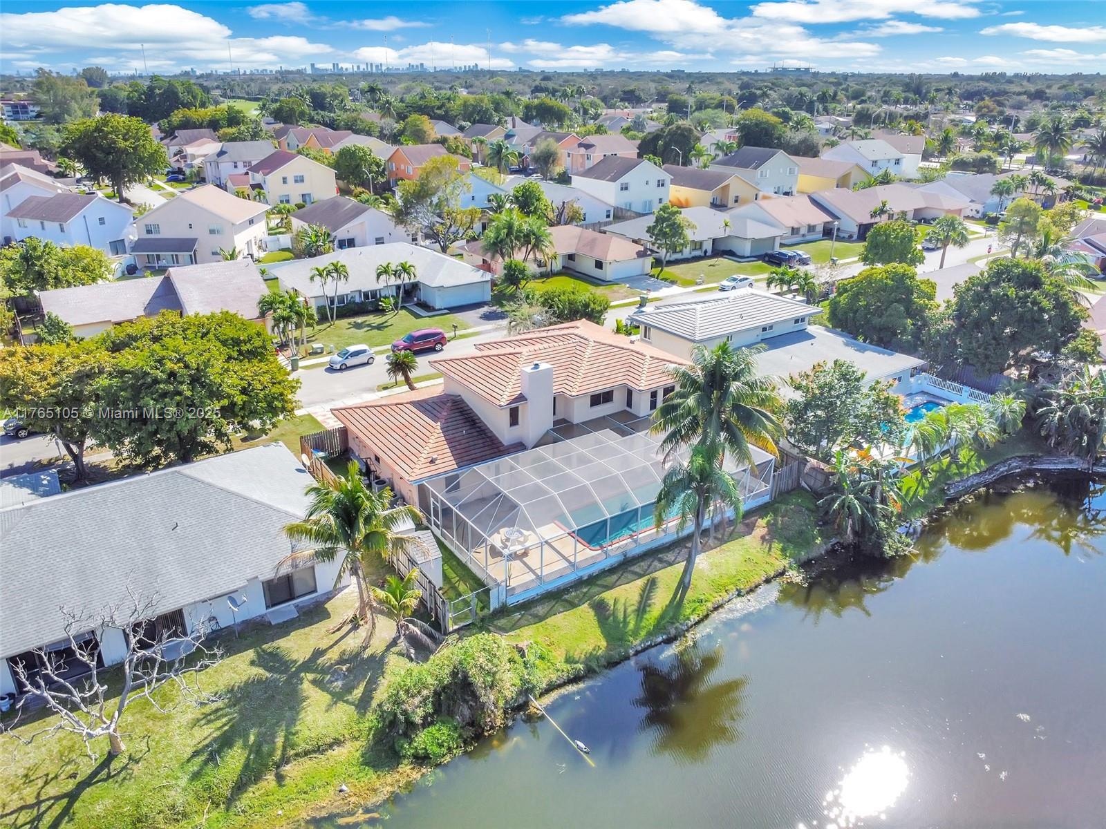 FOUR PALM LAKES AT PEMBRO - Residential