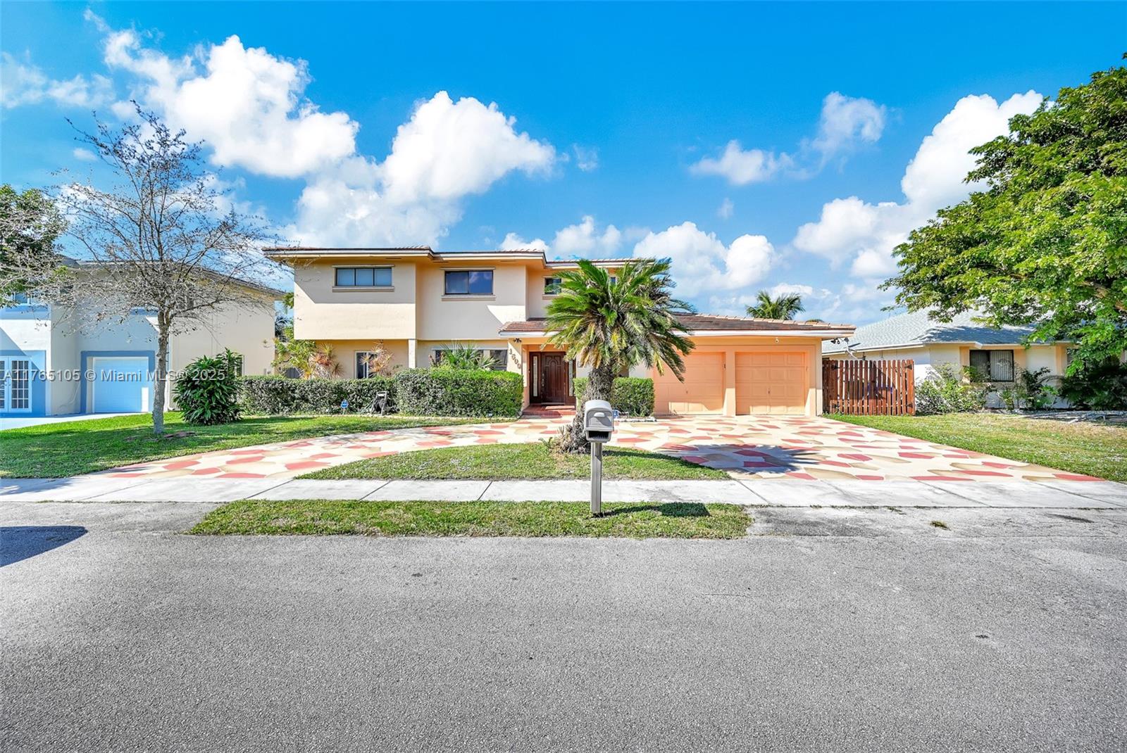 FOUR PALM LAKES AT PEMBRO - Residential