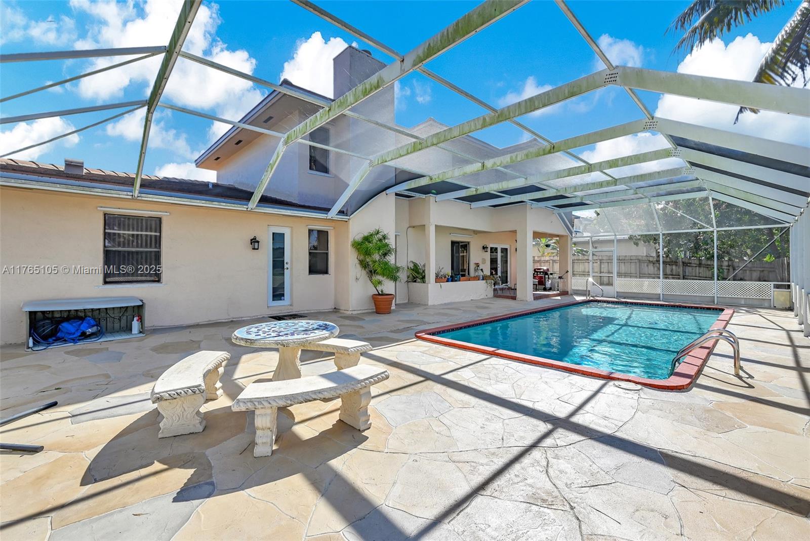 FOUR PALM LAKES AT PEMBRO - Residential