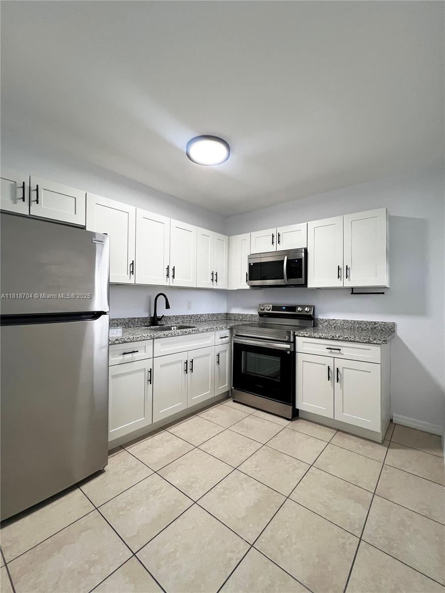 BAYSHORE A - Residential Lease