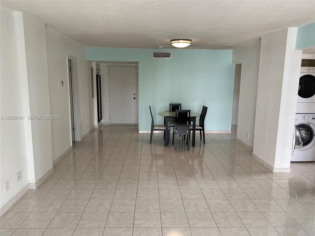 Photo of 1900 Diana Dr #3D, Hallandale Beach, FL 33009 (MLS # A12000181)
