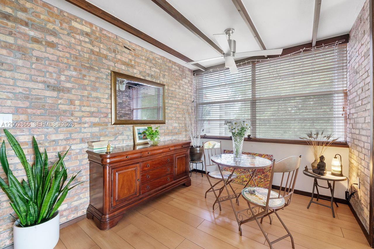 VILLAGE AT THE FALLS COND - Residential