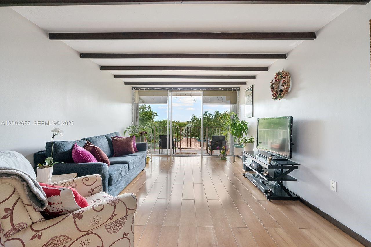 VILLAGE AT THE FALLS COND - Residential