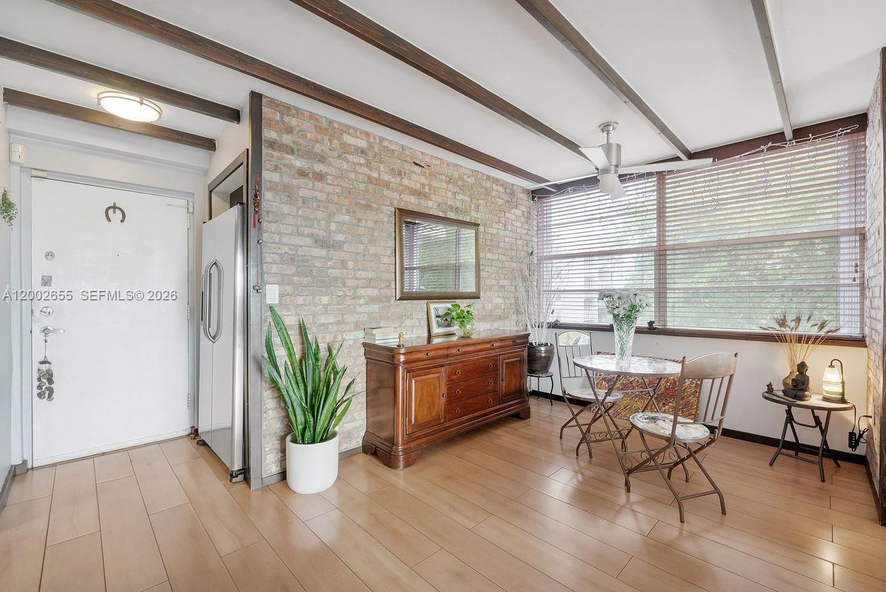 VILLAGE AT THE FALLS COND - Residential