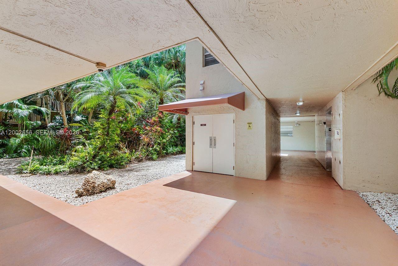 VILLAGE AT THE FALLS COND - Residential