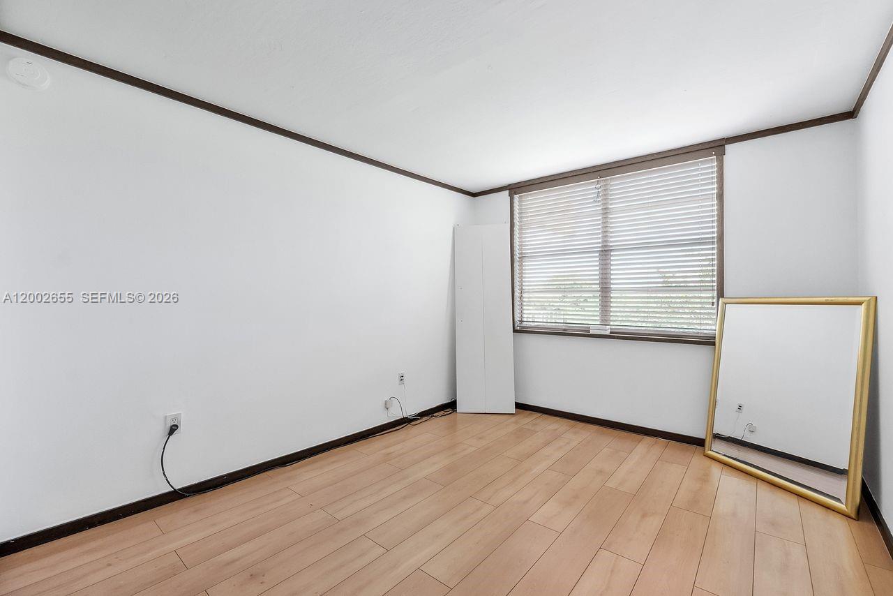 VILLAGE AT THE FALLS COND - Residential