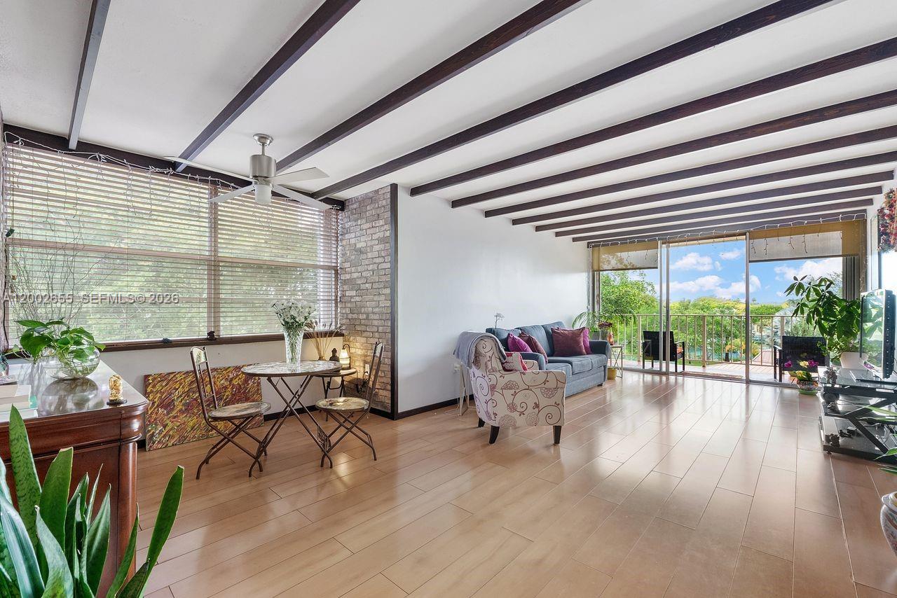 VILLAGE AT THE FALLS COND - Residential