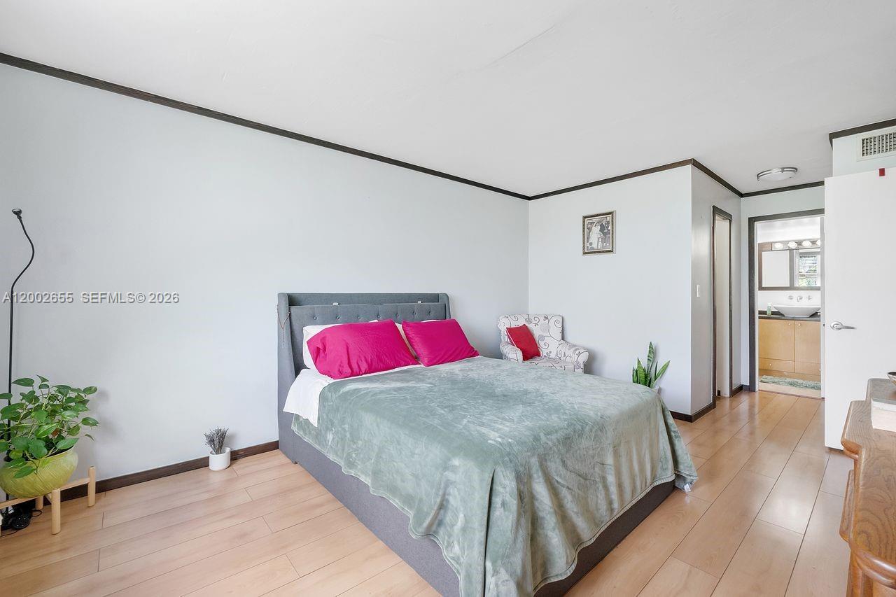 VILLAGE AT THE FALLS COND - Residential