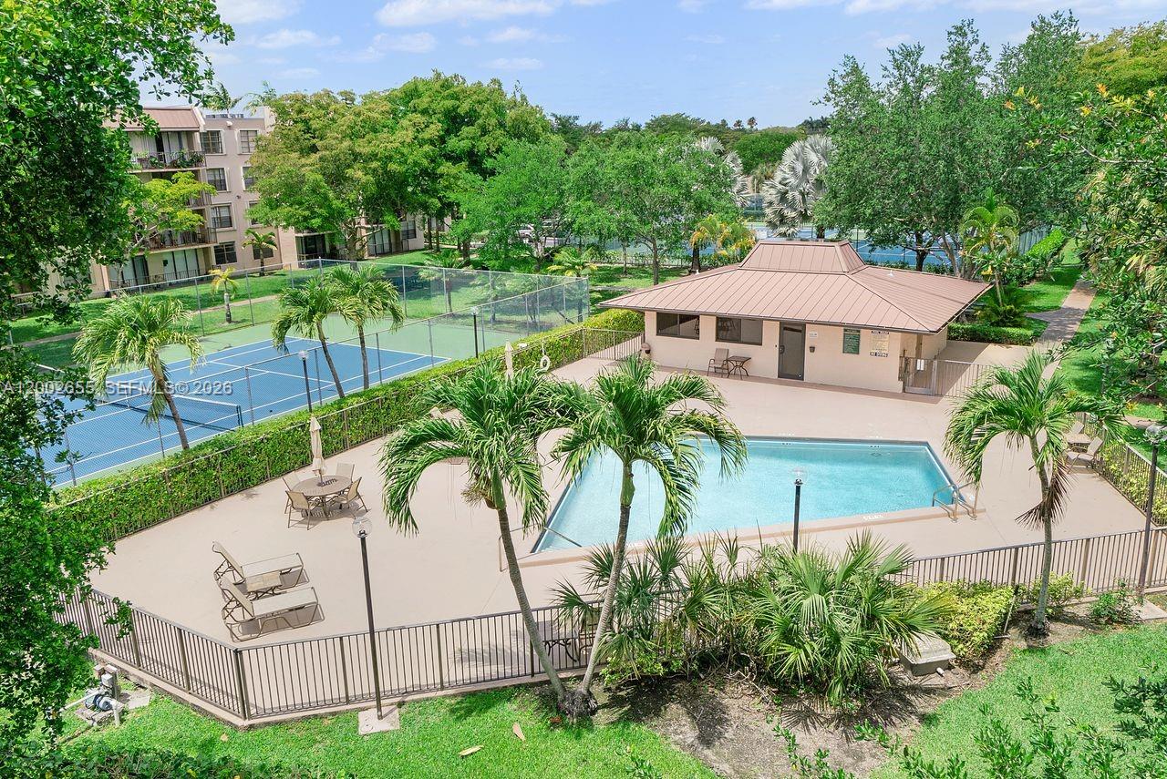 VILLAGE AT THE FALLS COND - Residential