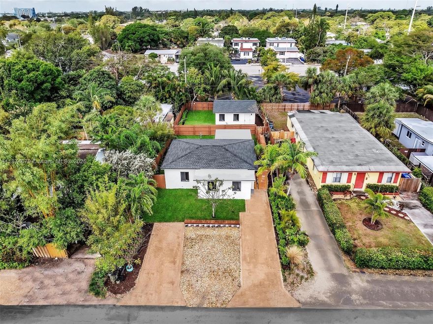 Beautifully renovated duplex in the heart of Ft. Lauderdale featuring a spacious 3BR/1BA + den and a charming 1BR/1BA, both vacant and ready to rent or occupy. Each unit features a private backyard and offers flexible usage options. Live in one and rent the other, or maximize returns with short-term rentals. Modern upgrades, prime location, and strong income potential.