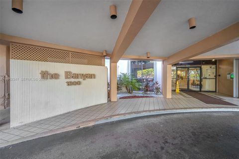 1300 Saint Charles Pl PH15 Pembroke Pines FL 33026