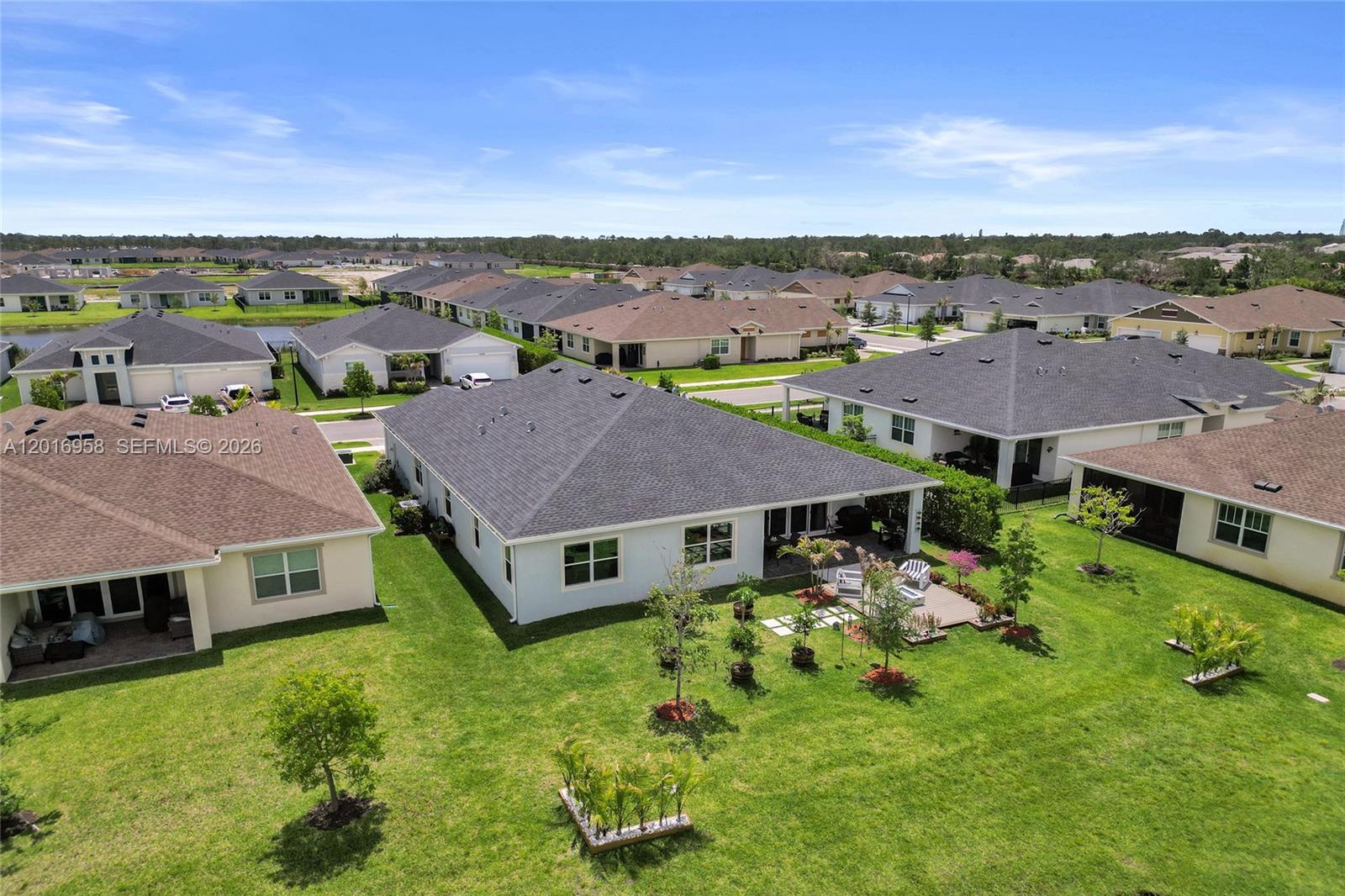 REPLAT OF VERANDA PRESERV - Residential