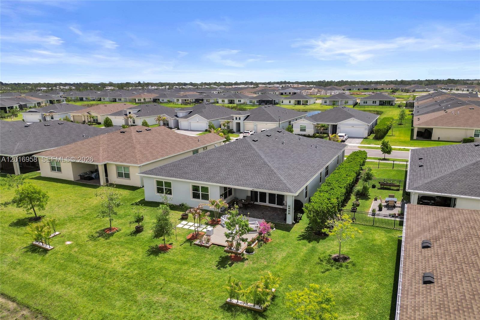 REPLAT OF VERANDA PRESERV - Residential