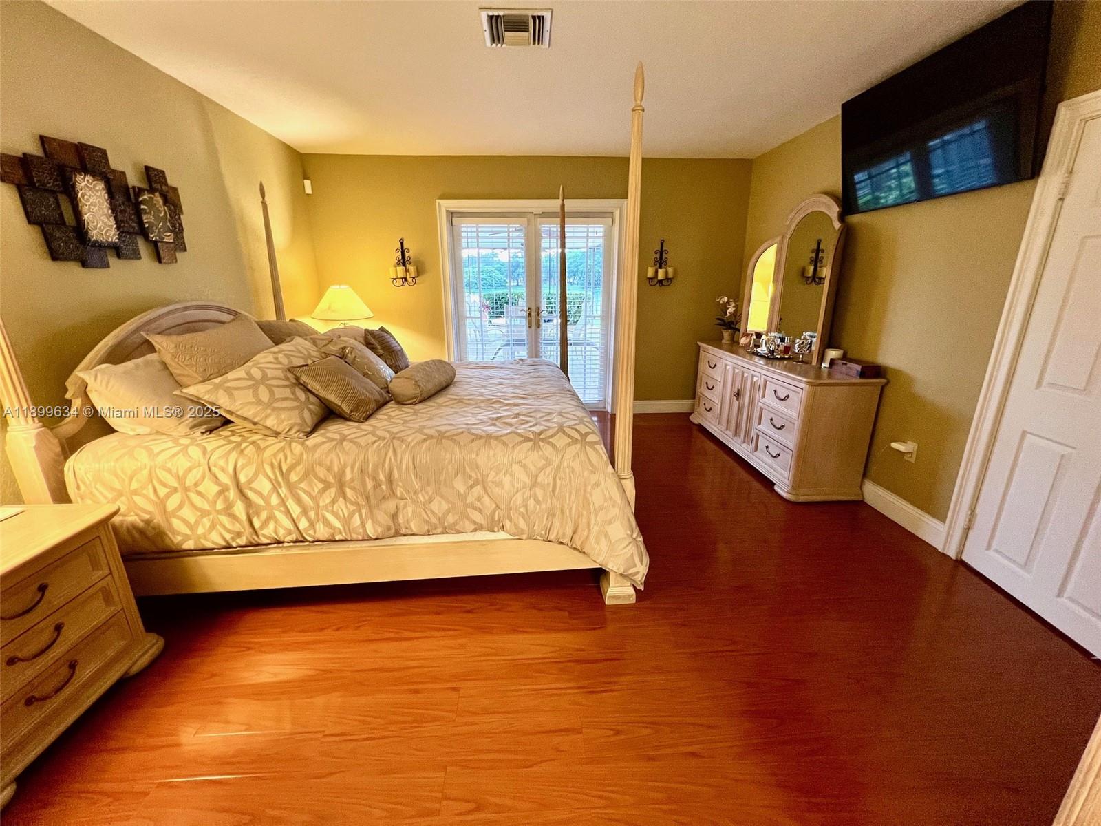 MIAMI LAKES-LAKE GLENN EL - Residential