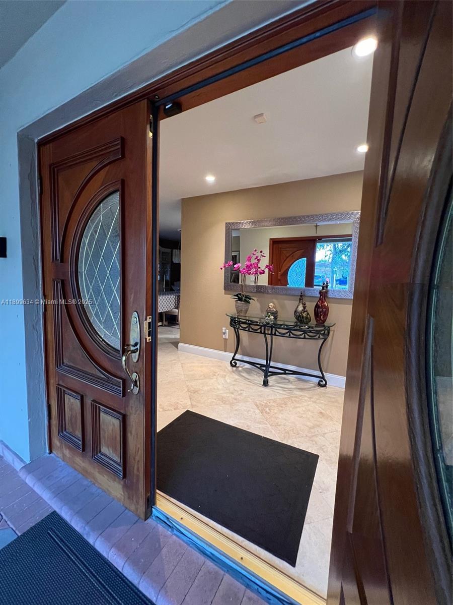 MIAMI LAKES-LAKE GLENN EL - Residential