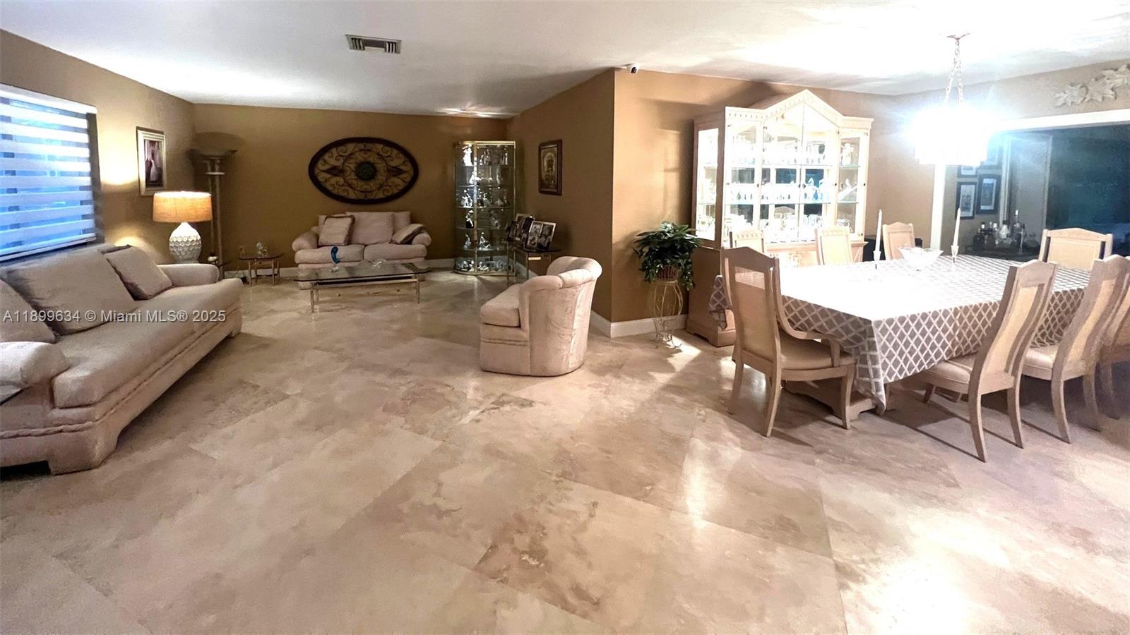 MIAMI LAKES-LAKE GLENN EL - Residential