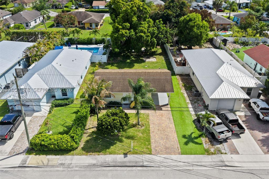 Photo of 6894 3rd St, Jupiter, FL 33458 (MLS # A12057178)