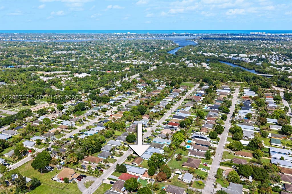 Photo of 6894 3rd St, Jupiter, FL 33458 (MLS # A12057178)
