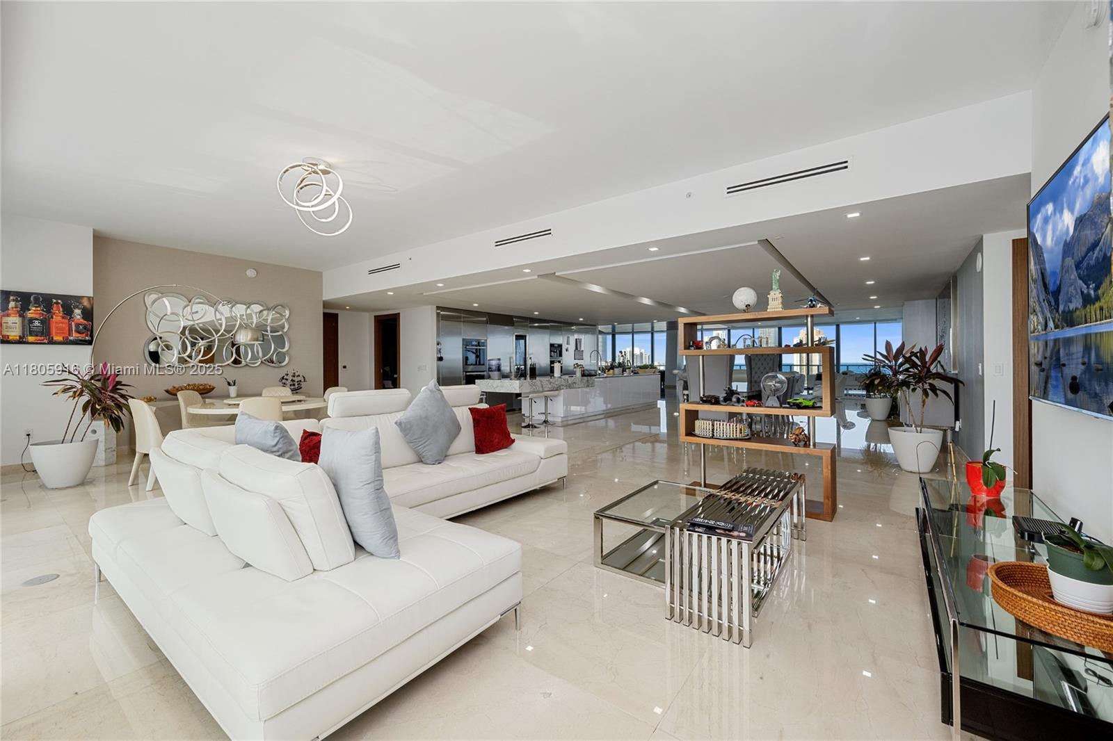 PRIVE CONDO - Residential