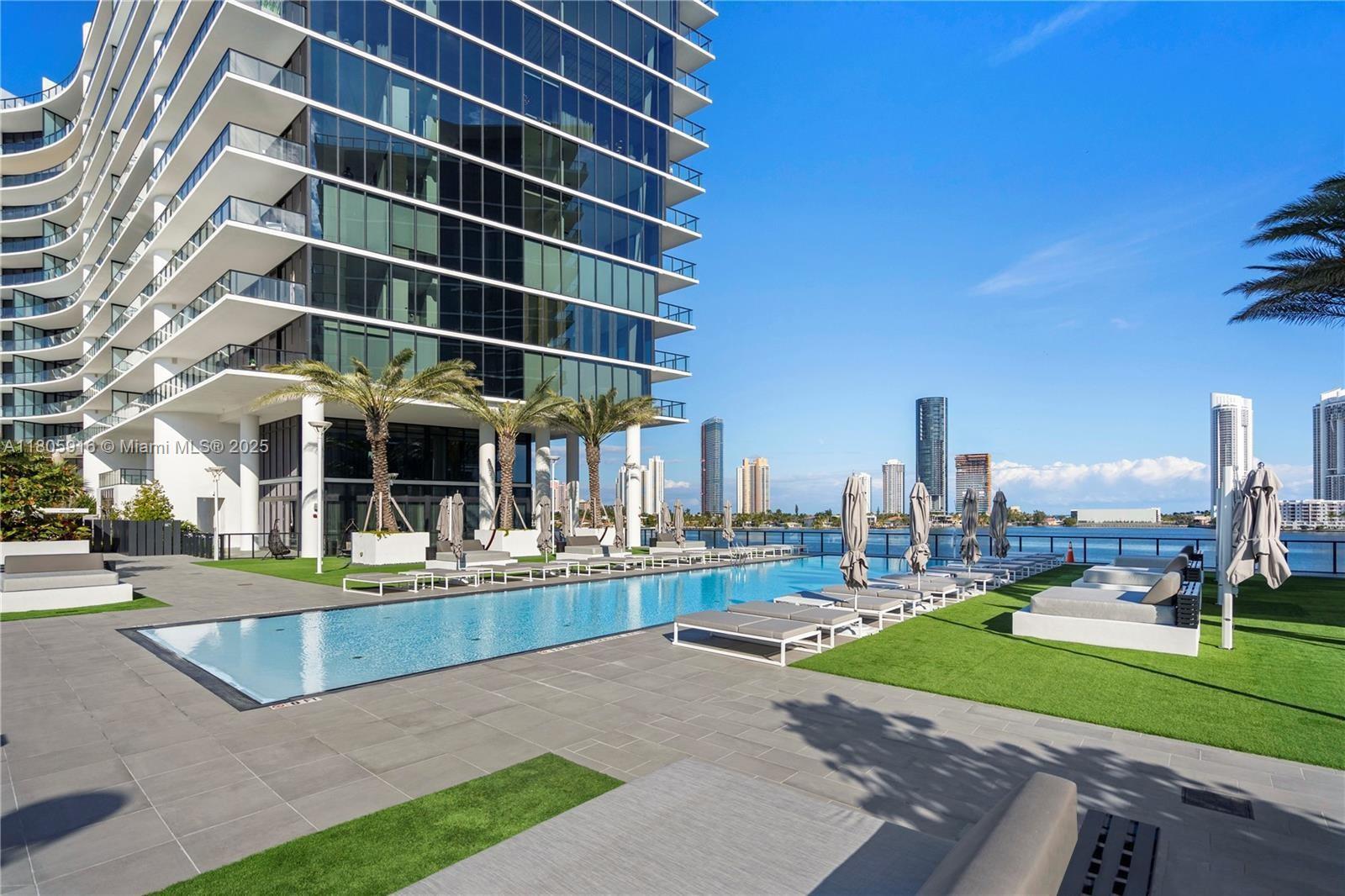 PRIVE CONDO - Residential