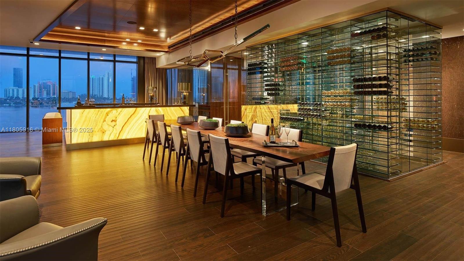 PRIVE CONDO - Residential