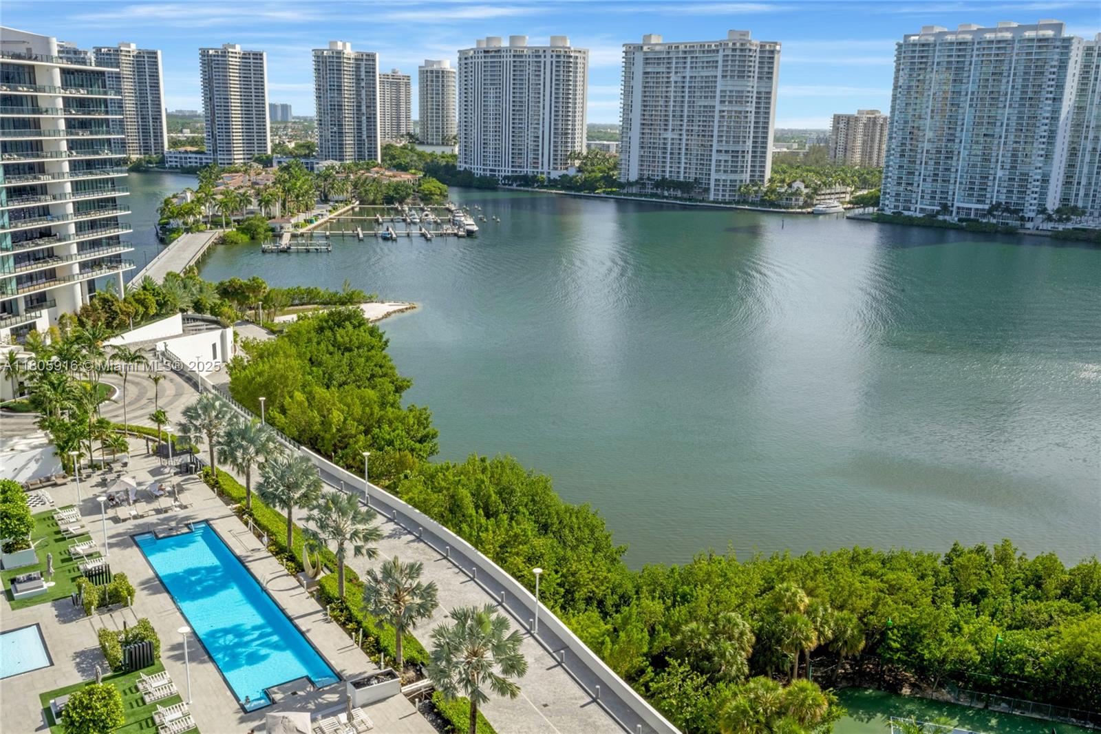 PRIVE CONDO - Residential