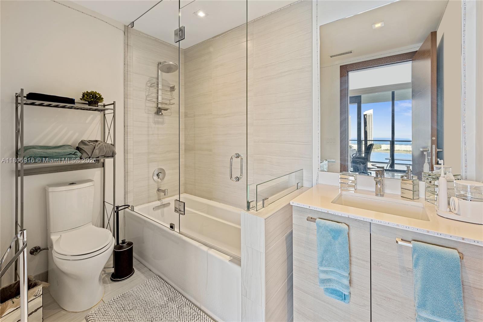 PRIVE CONDO - Residential