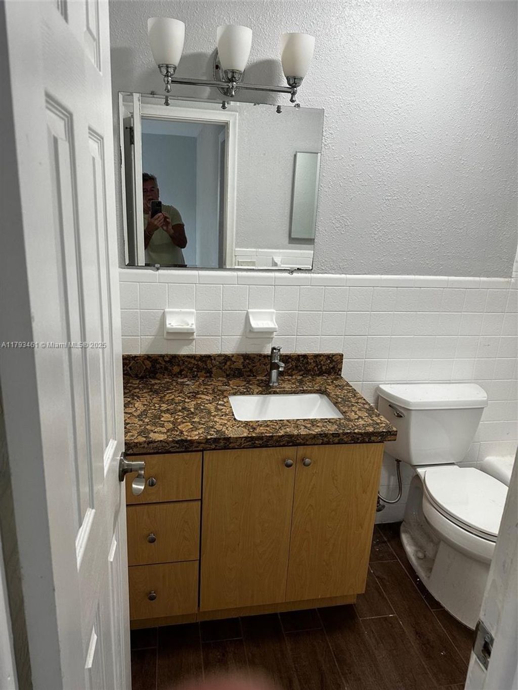 Photo of 2201 Miami Rd #5, Fort Lauderdale, FL 33316 (MLS # A11793461)