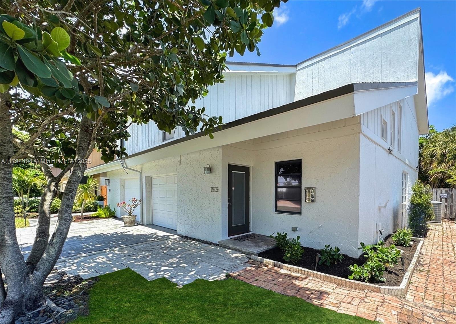 1515 Ne 24th St, Wilton Manors, Broward County, Florida - 2 Bedrooms  
2 Bathrooms - 