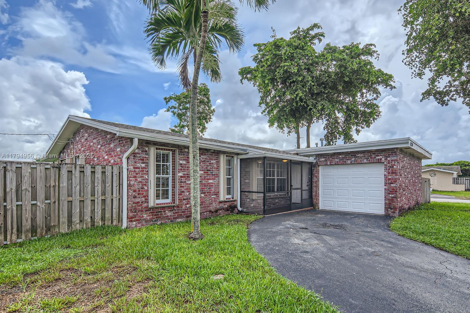 Property for Sale at 4220 Nw 114th Ave, Sunrise, Miami-Dade County, Florida - Bedrooms: 3 
Bathrooms: 2  - $545,000