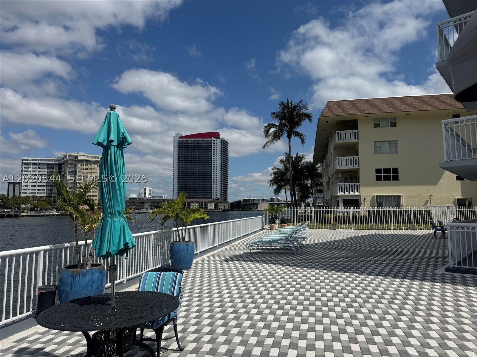 1913 S Ocean Dr 427
