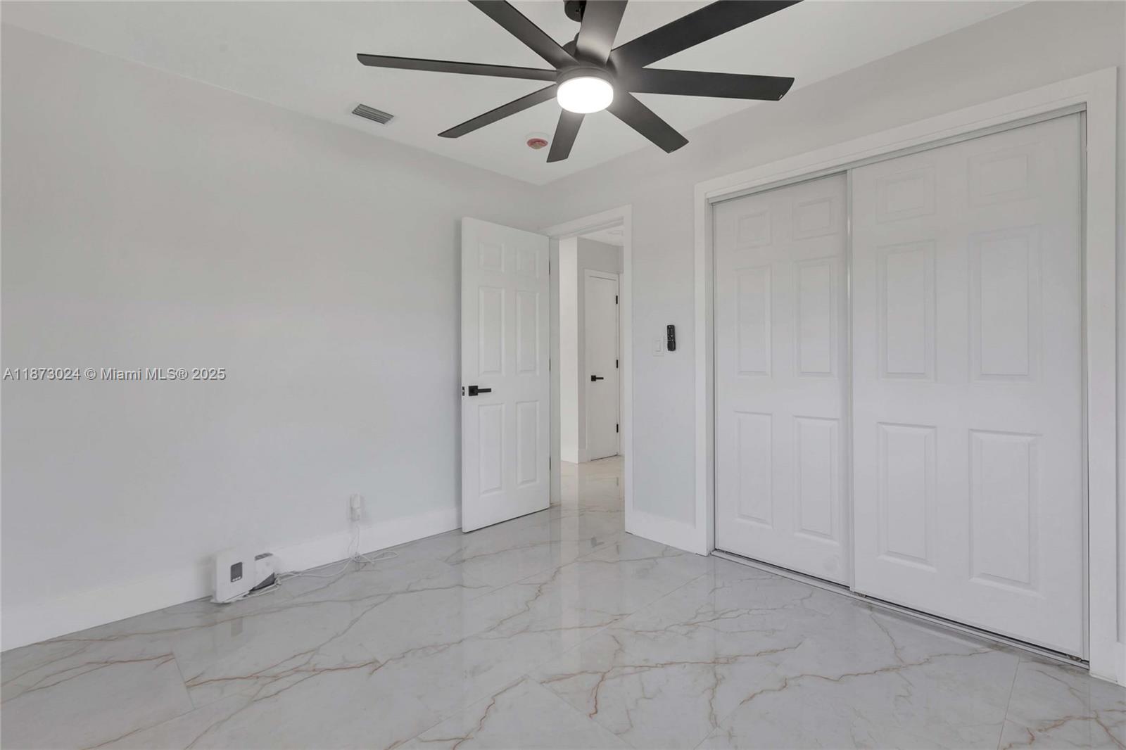 LAUDERDALE LAKES EAST GAT - Residential