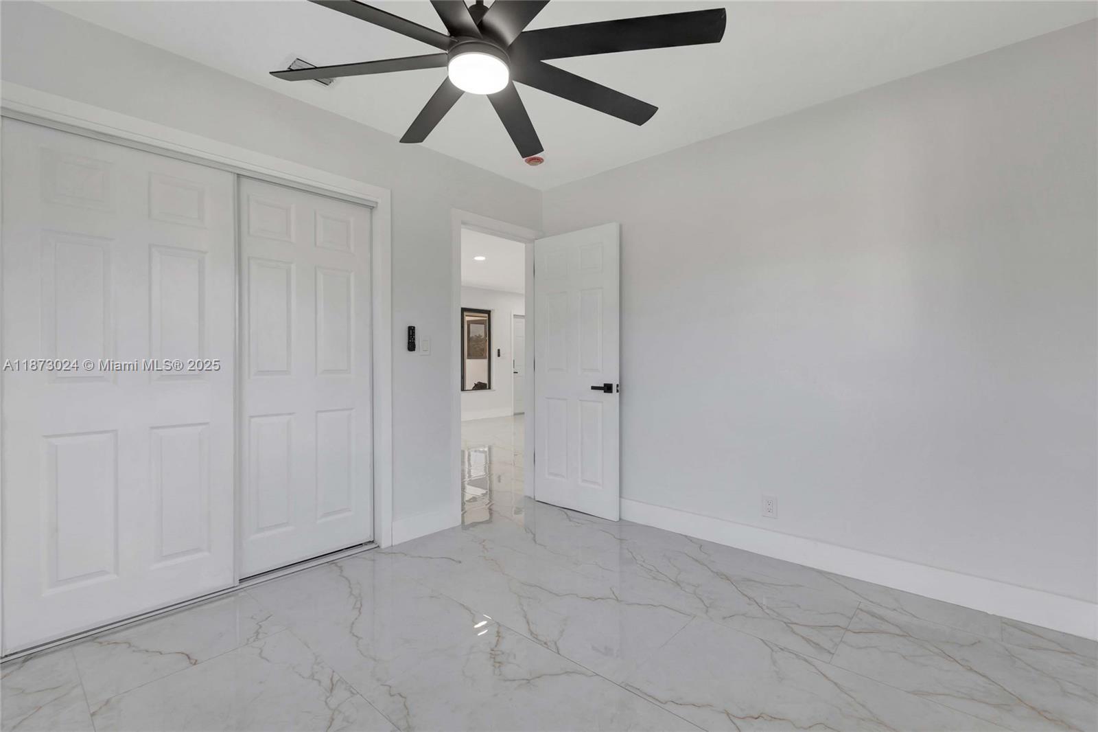 LAUDERDALE LAKES EAST GAT - Residential