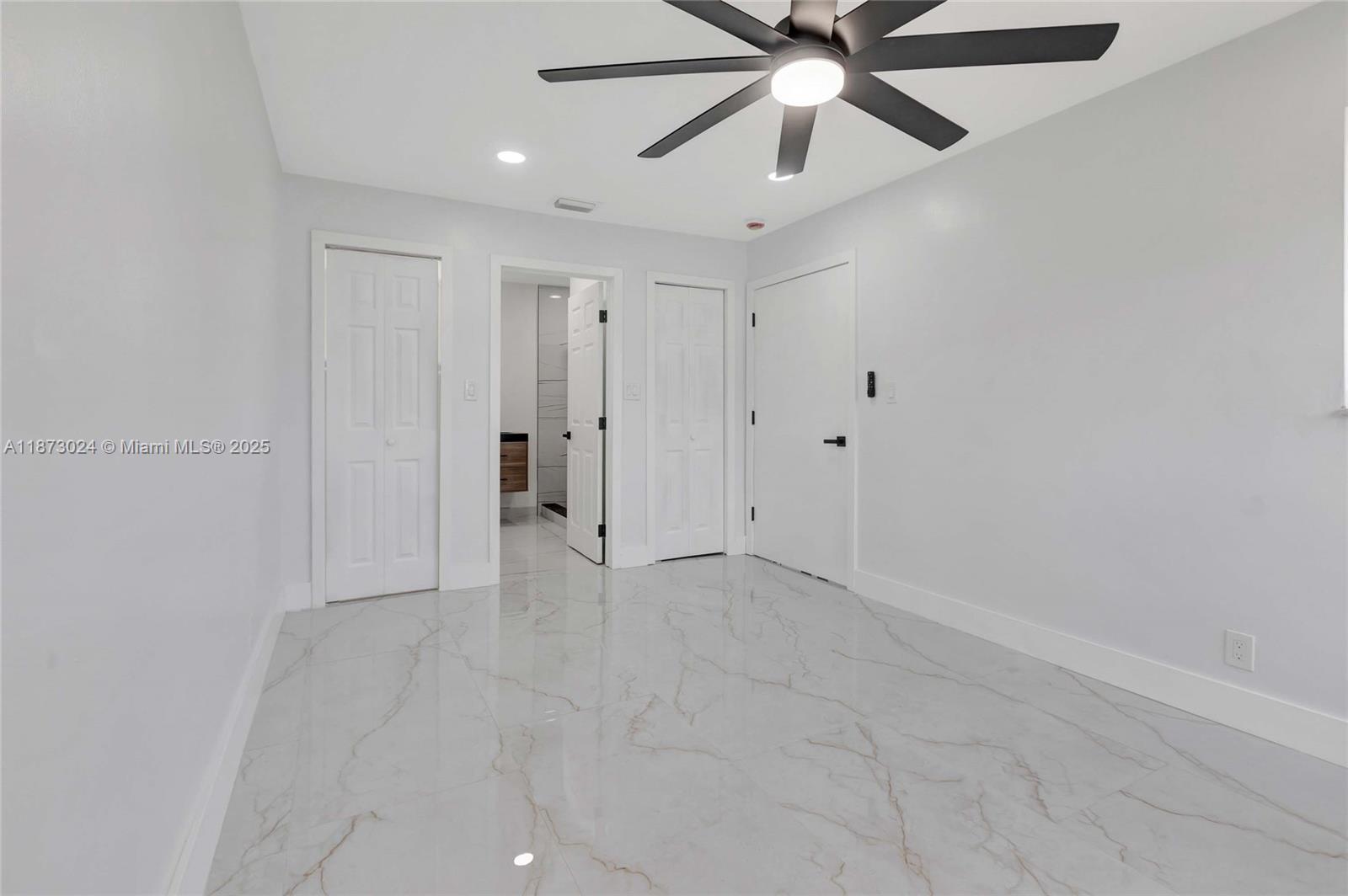 LAUDERDALE LAKES EAST GAT - Residential