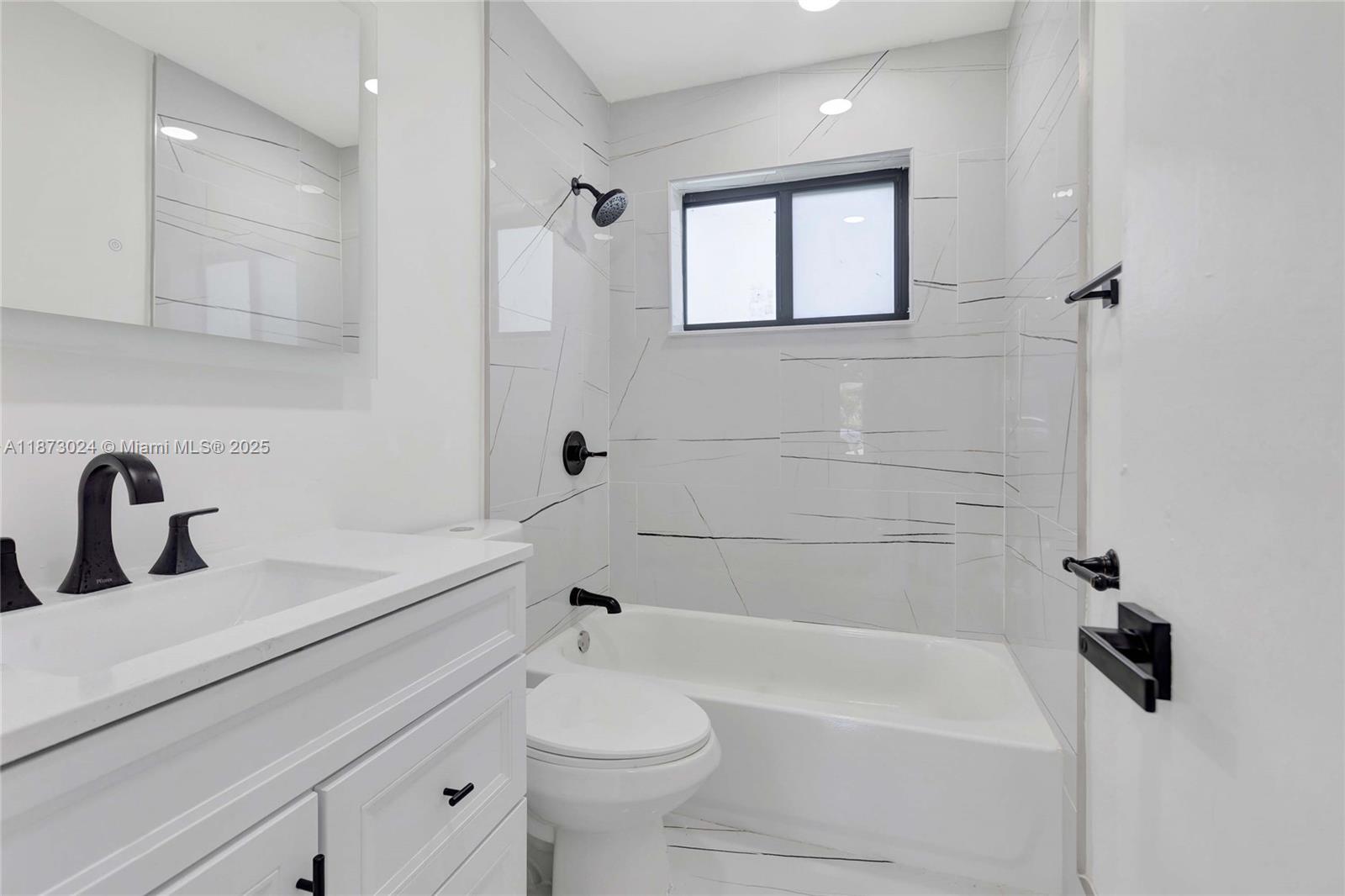 LAUDERDALE LAKES EAST GAT - Residential