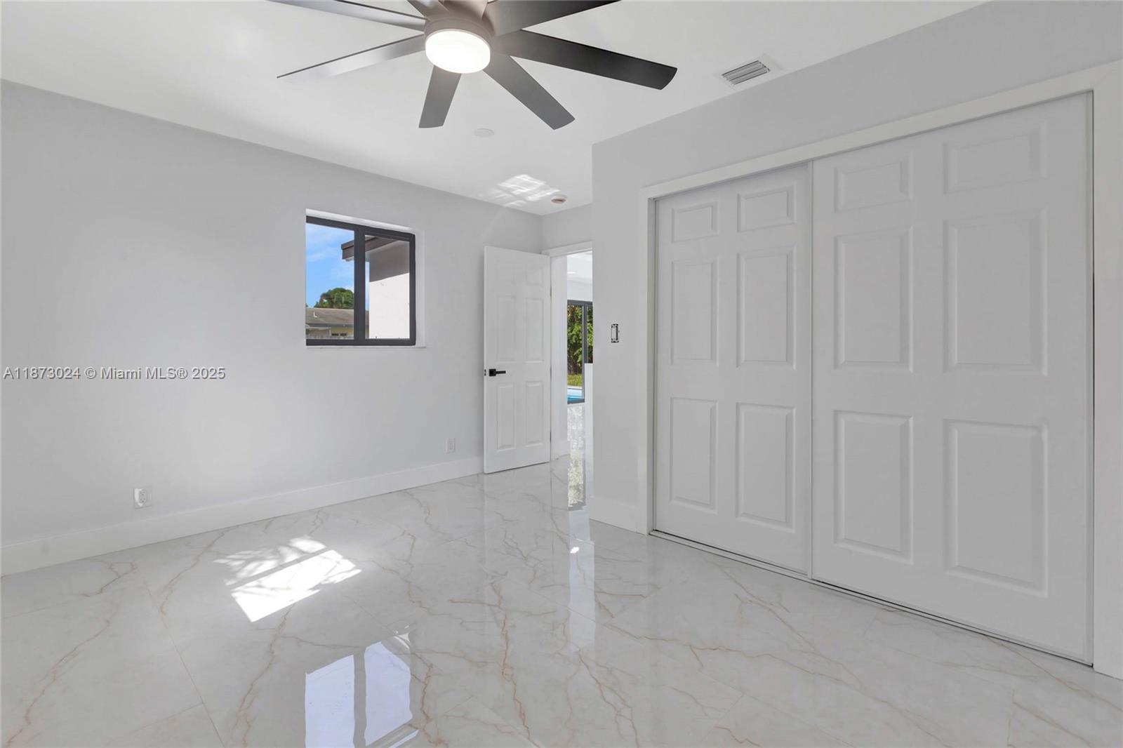 LAUDERDALE LAKES EAST GAT - Residential