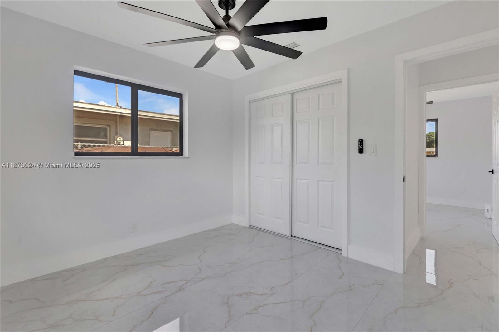 LAUDERDALE LAKES EAST GAT - Residential