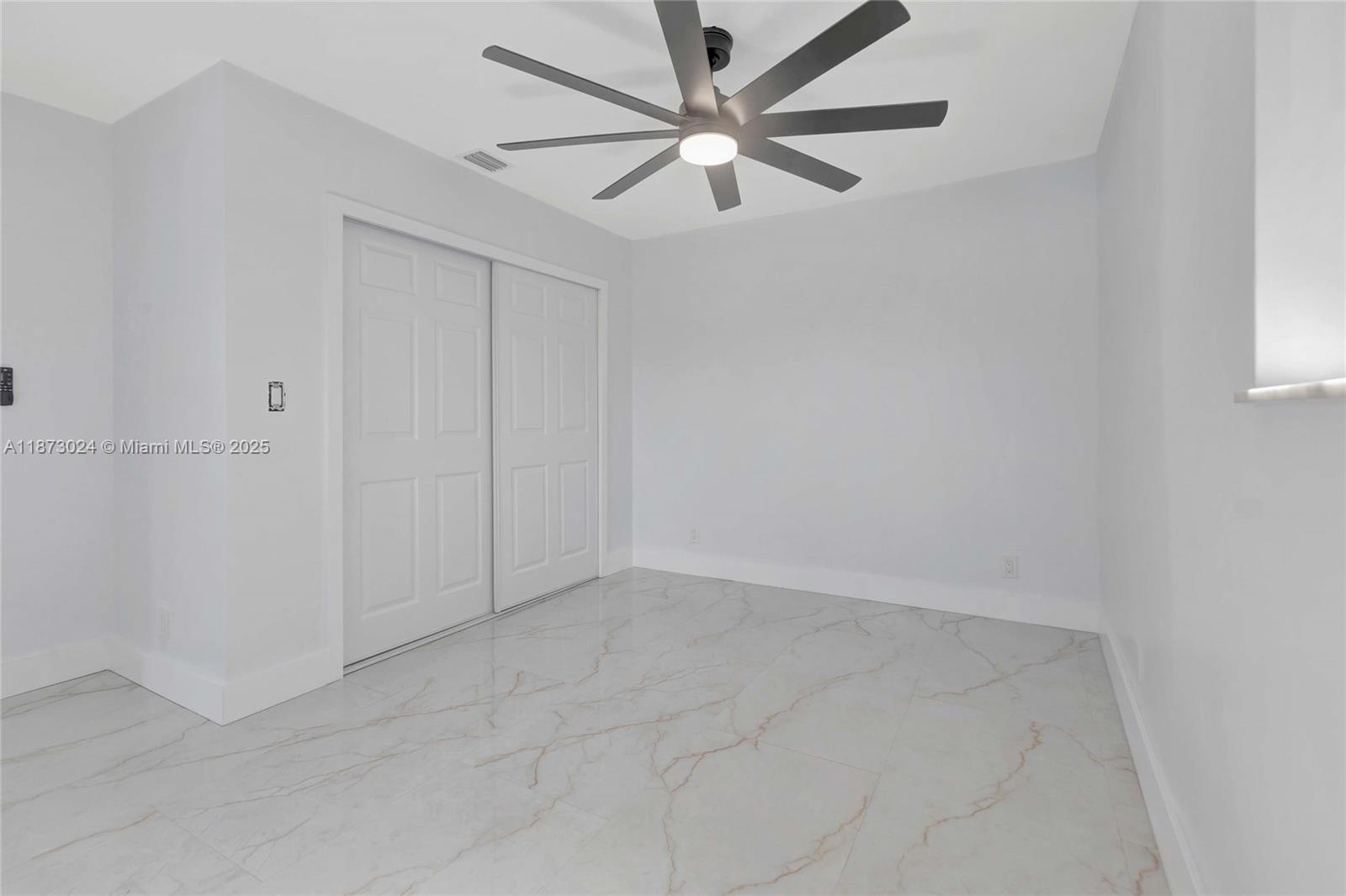 LAUDERDALE LAKES EAST GAT - Residential