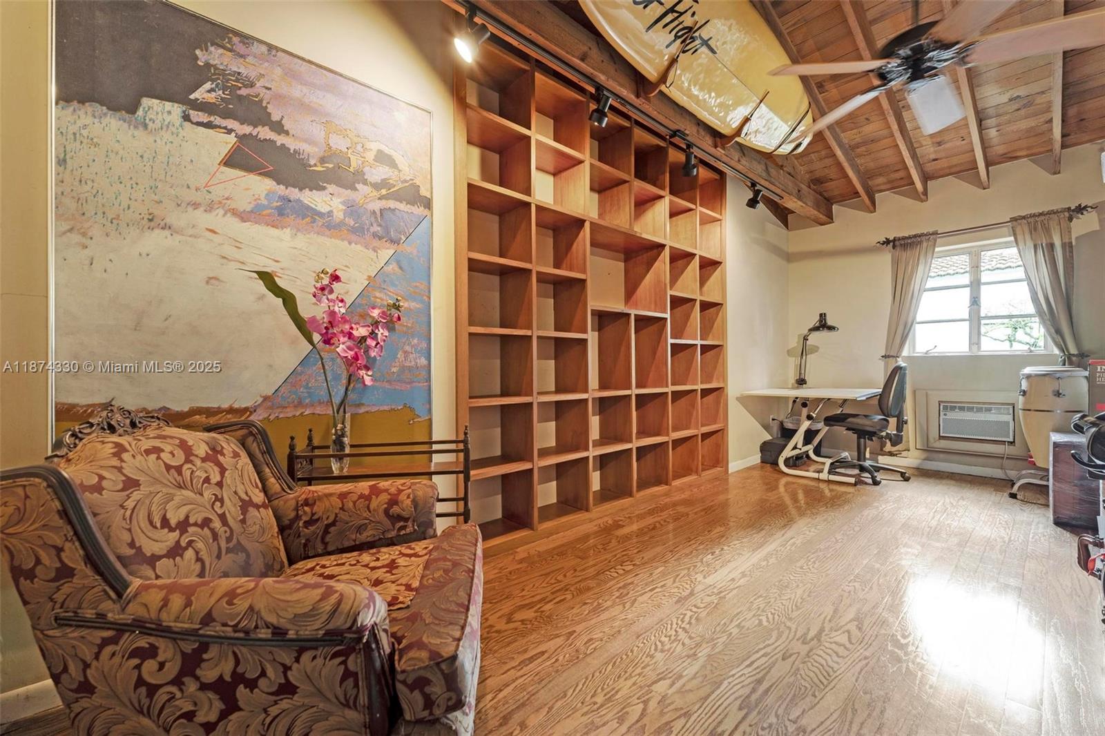 BAYSHORE PLAZA - Residential