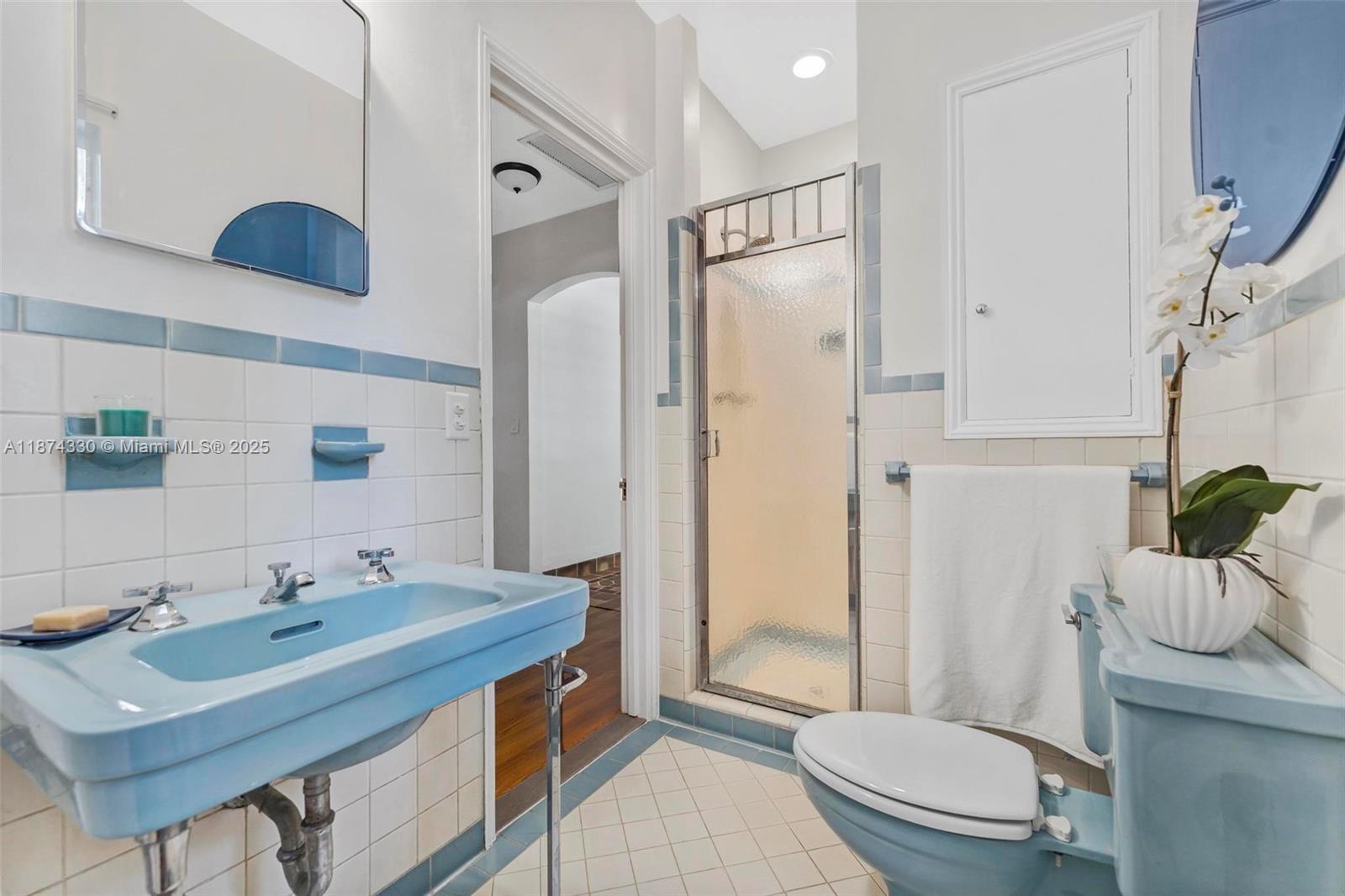 BAYSHORE PLAZA - Residential