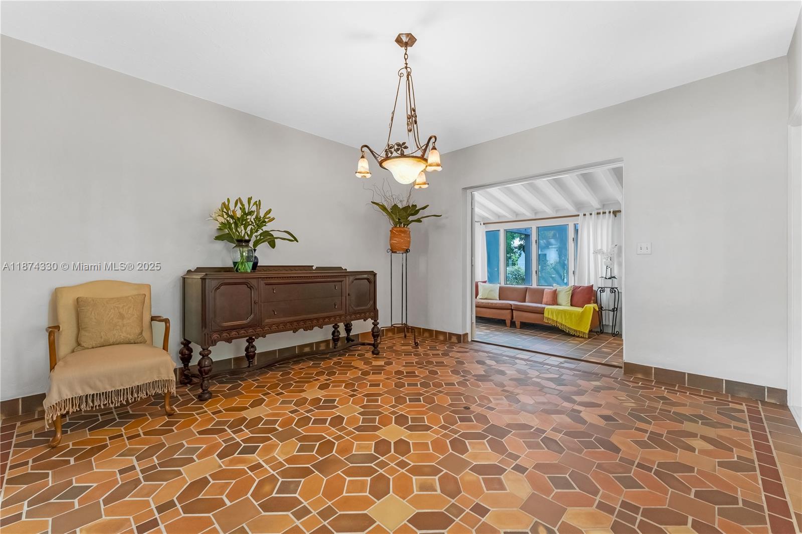 BAYSHORE PLAZA - Residential