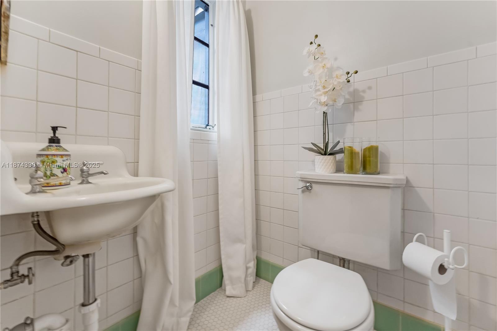 BAYSHORE PLAZA - Residential