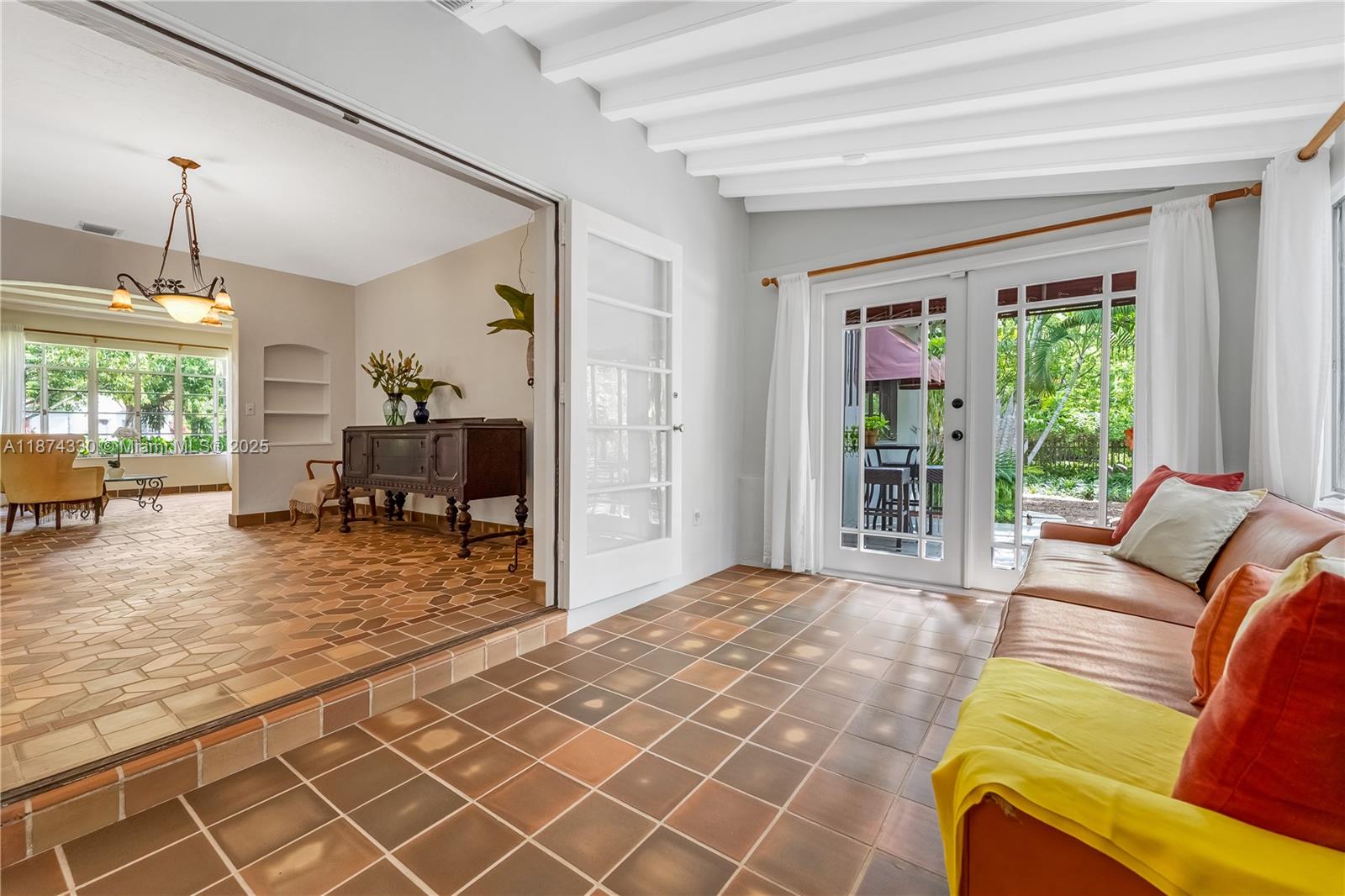 BAYSHORE PLAZA - Residential