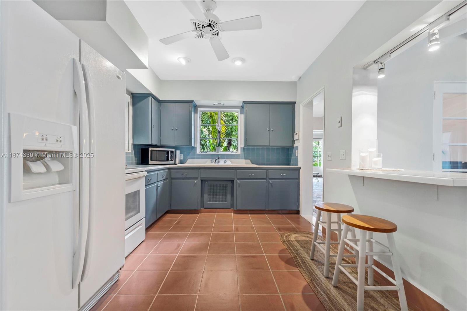 BAYSHORE PLAZA - Residential