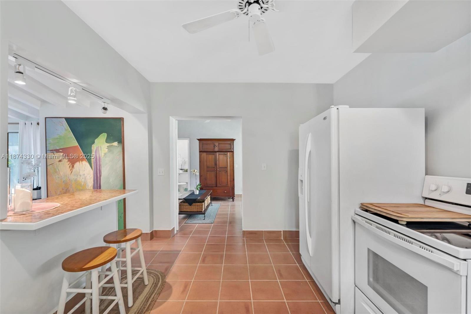 BAYSHORE PLAZA - Residential