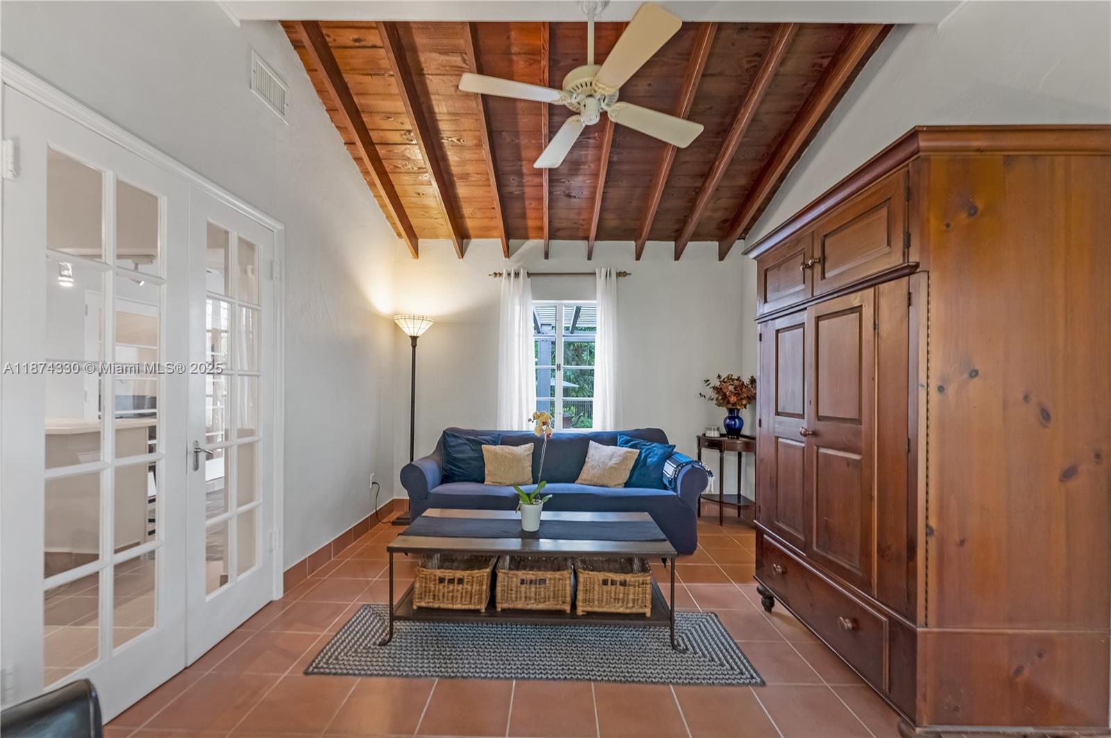 BAYSHORE PLAZA - Residential