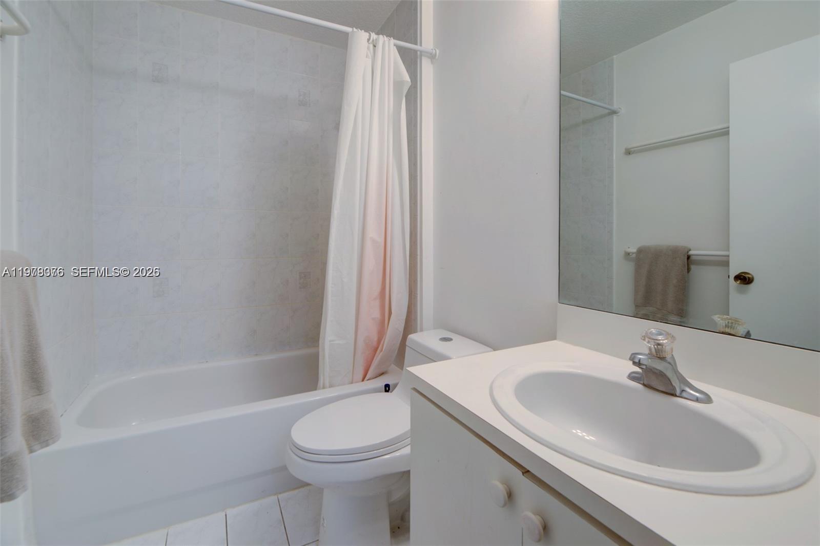 VILLAS AT HARBOR ISLES CO - Residential