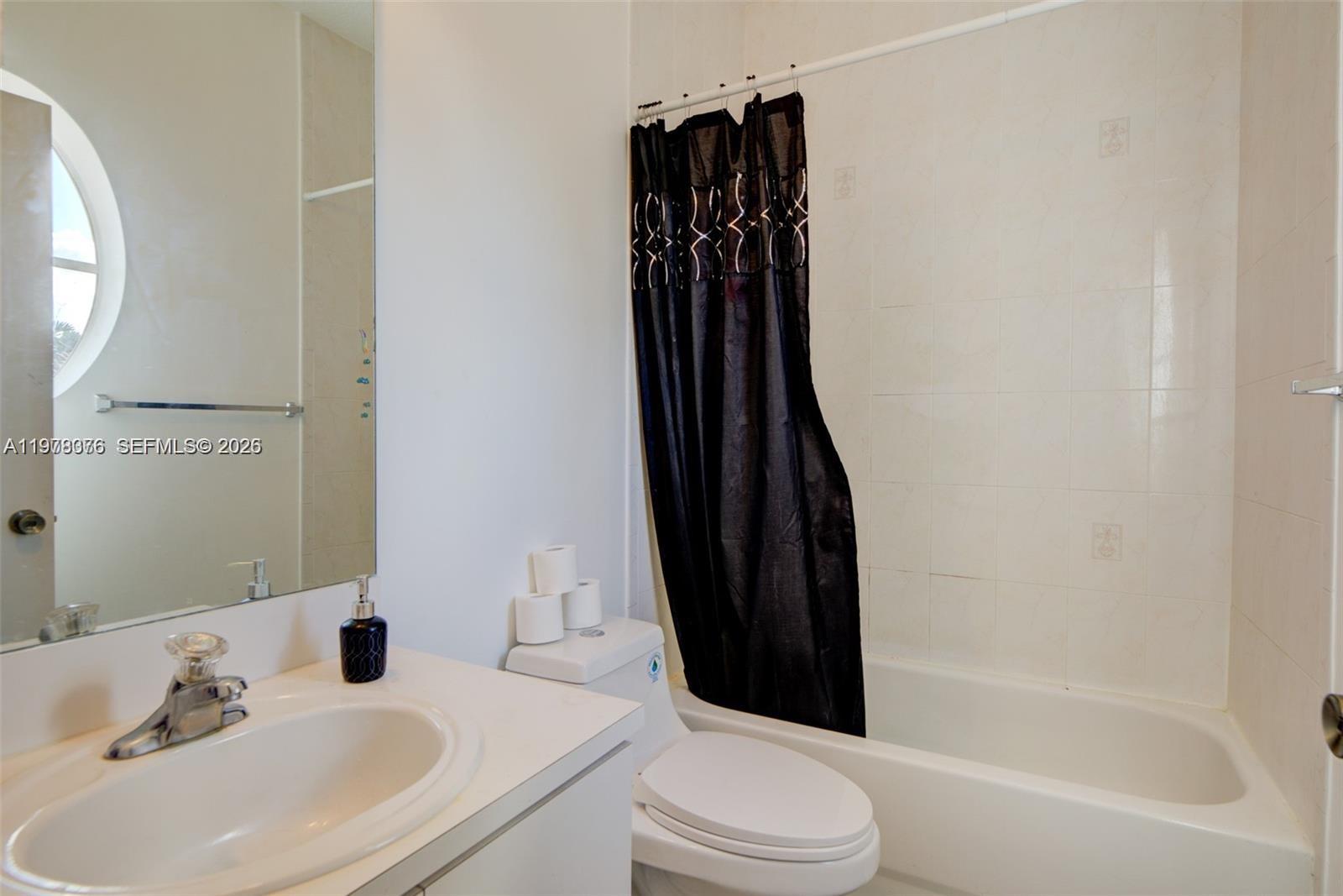 VILLAS AT HARBOR ISLES CO - Residential