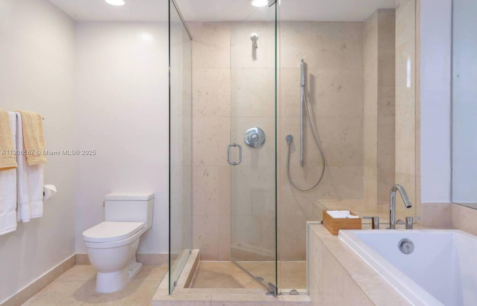 ICON BRICKELL CONDO NO 3 - Residential